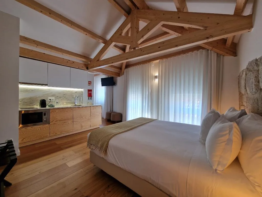 STUDIO DELUXE ONE BED Room, Porta Nobre Boutique Hotel by Aspasios, Porto