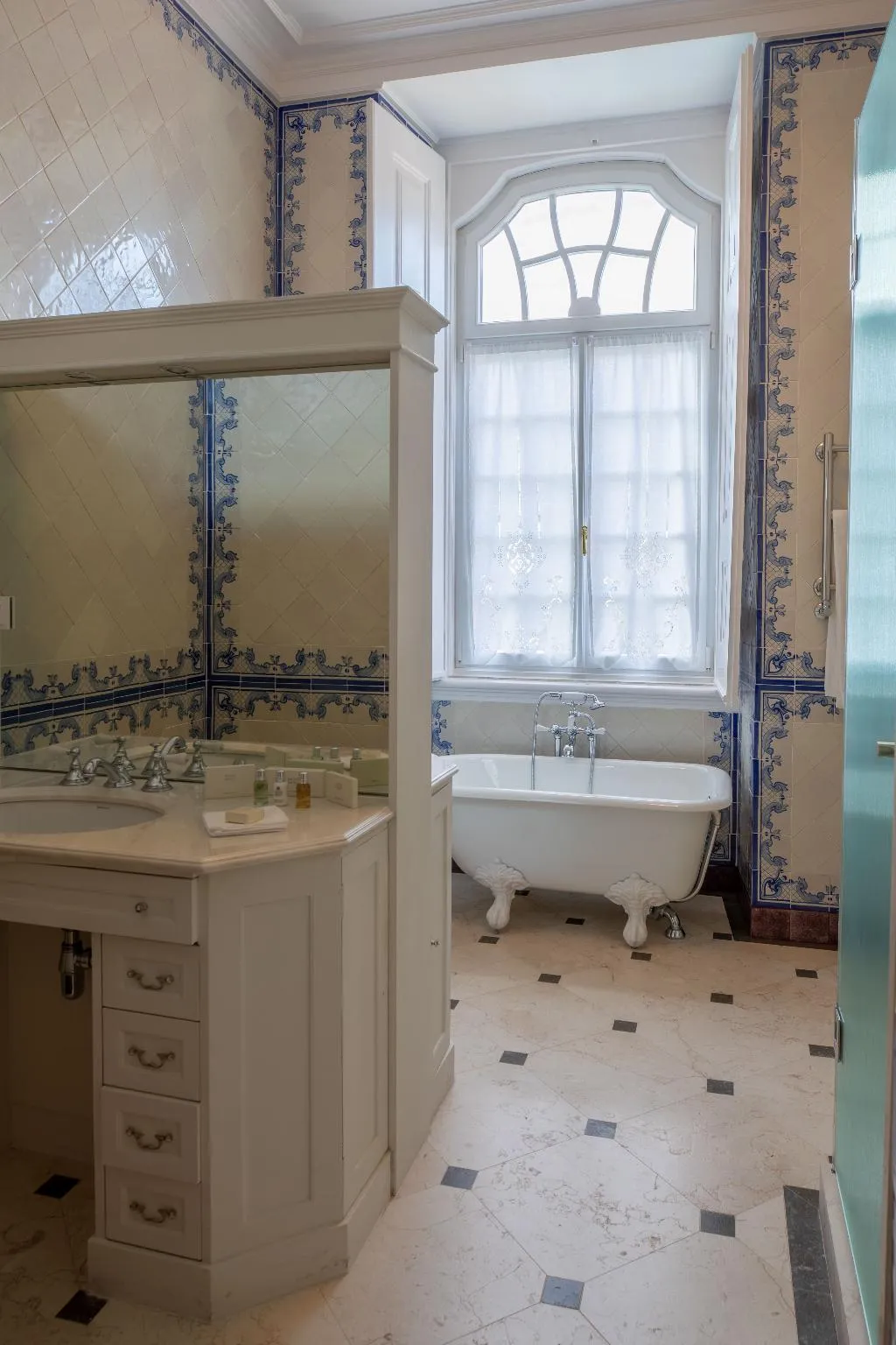 JUNIOR SUITE OCEAN VIEW Room, Estoril Vintage Hotel, Lisbon