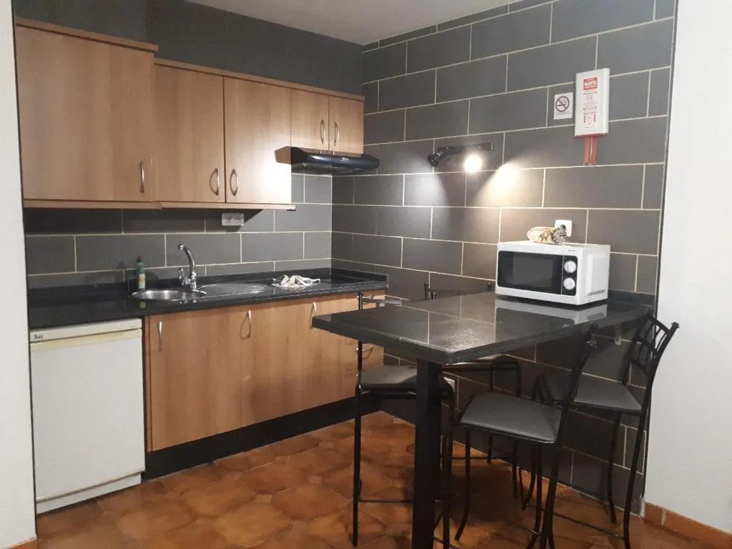 APARTMENT CAPACITY 4 ONE BEDROOM Room, Pueblo Torviscas, Tenerife