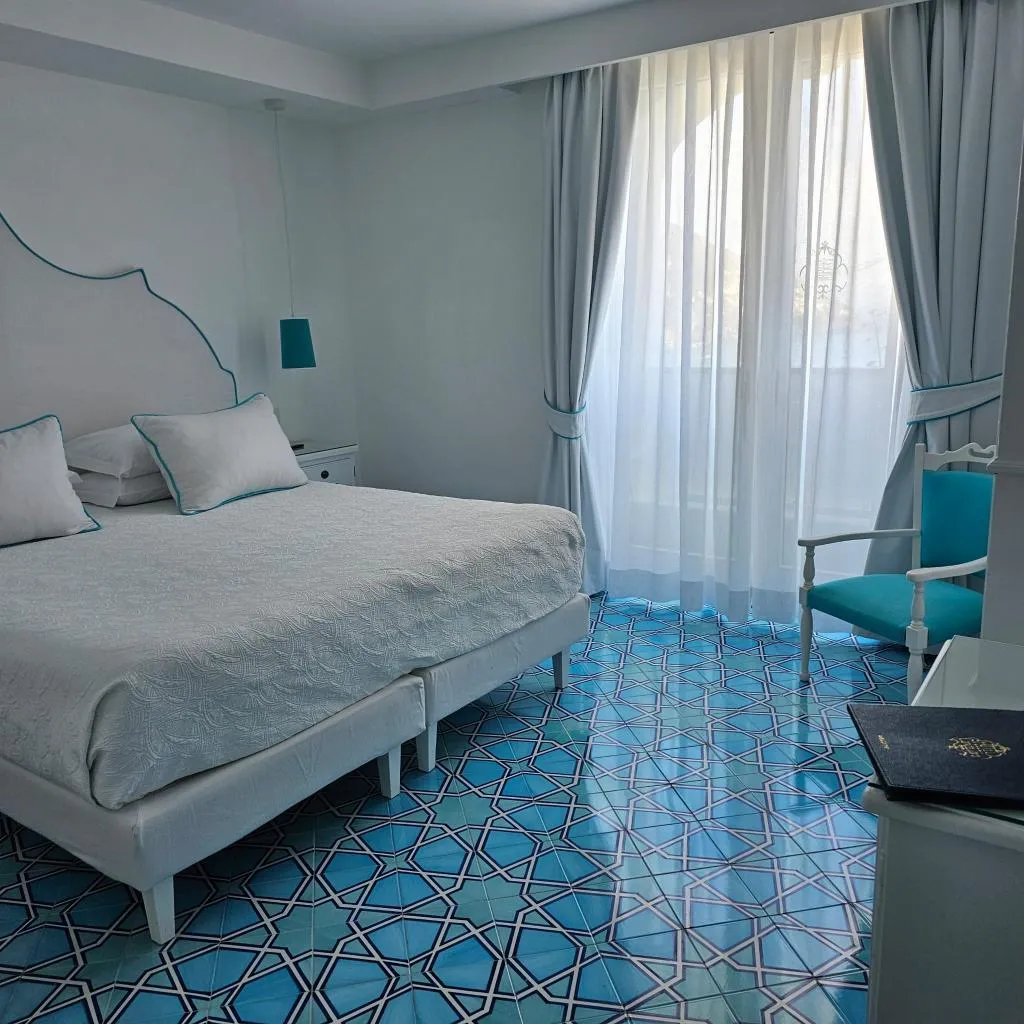 Double or Twin SEA VIEW Room, Hotel Conca D'Oro, Naples