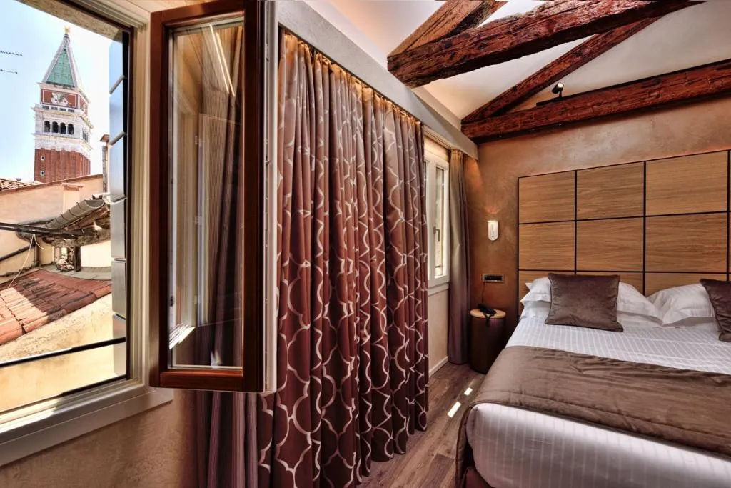 DOUBLE SUPERIOR Room, Rosa Salva Hotel, Venice