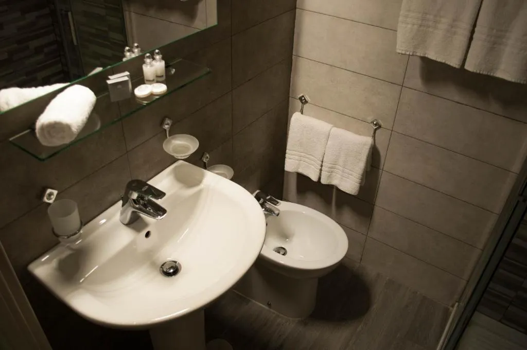 TRIPLE STANDARD Room, Hotel Bella Napoli, Naples