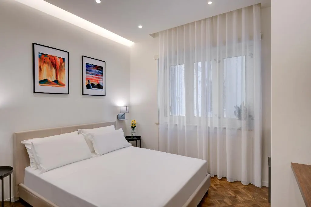 DOUBLE DELUXE Room, Well Suites - Piazza dei Martiri, Naples