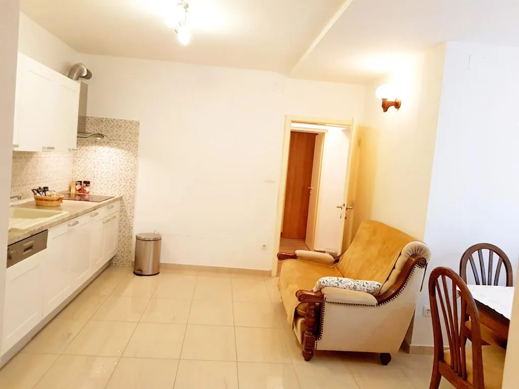 APARTMENT CAPACITY 4 Room, Apartments Bosko, Split