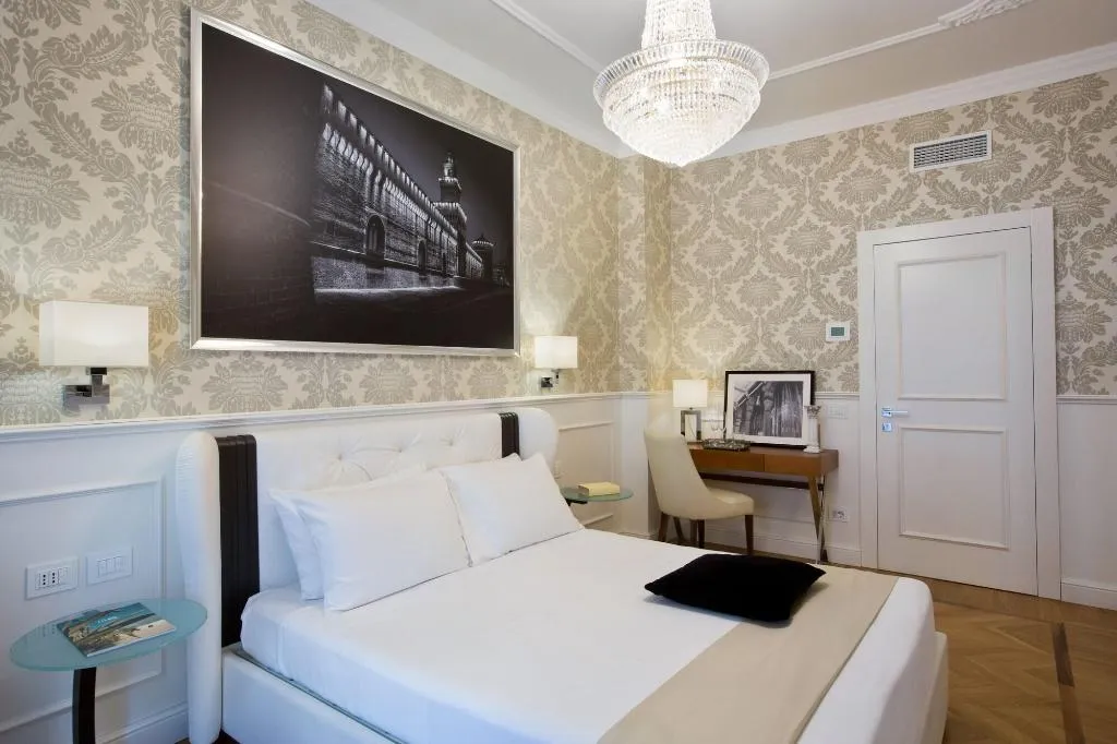 Room, Luxury Duomo Rooms, Milan