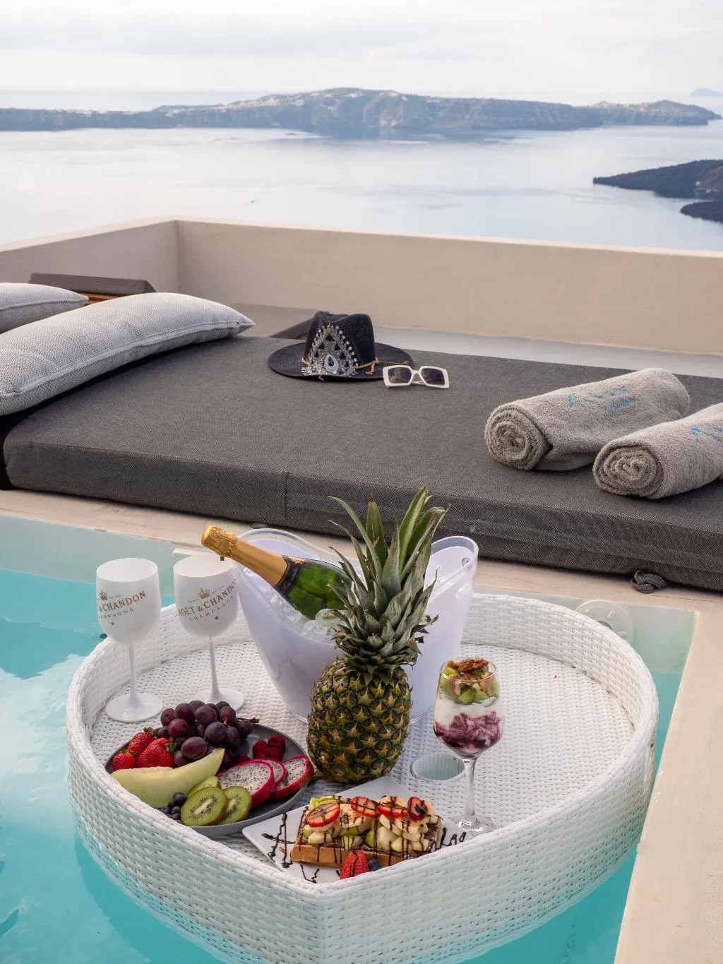 SUITE DELUXE Room, Caldera Cliff Illusion Suites, Santorini