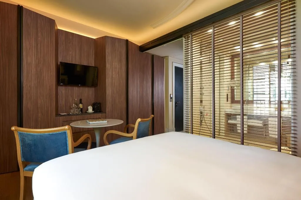 Double or Twin DELUXE Room, Villa Agrippina Gran Meliá, Rome