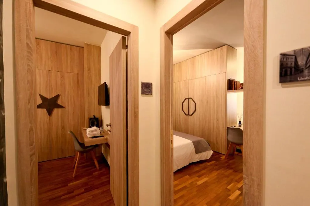 Room, B&B De Gasperi 55, Naples