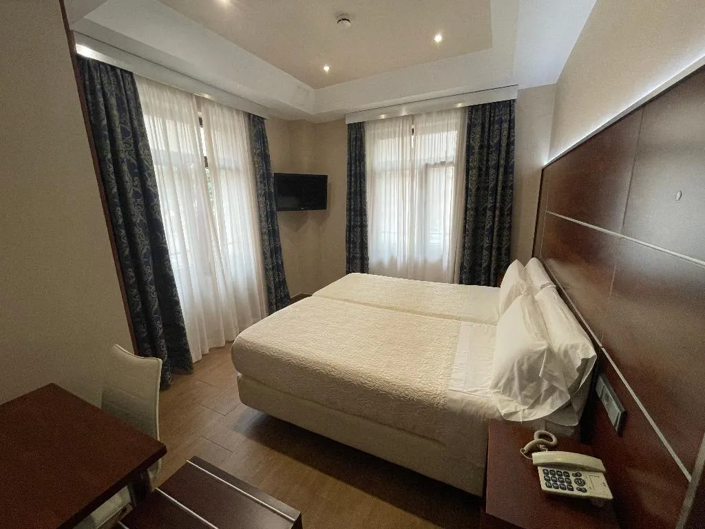 TRIPLE CAPACITY 3 Room, Castilla Guerrero, Costa Del Sol