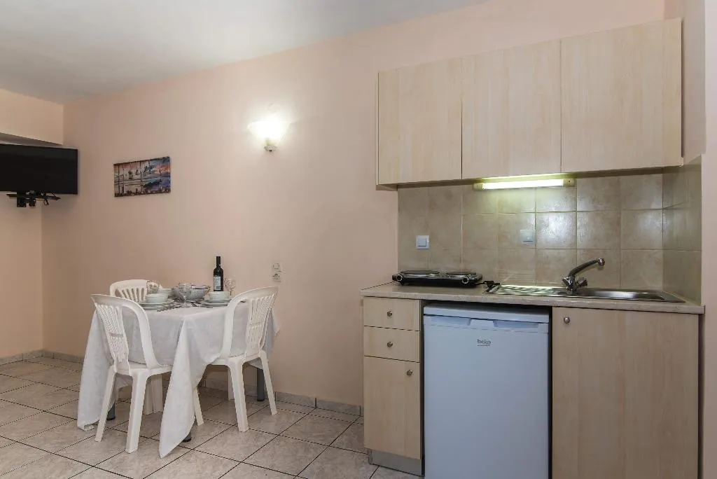 STUDIO CAPACITY 3 Room, Aspro Hotel, Crete