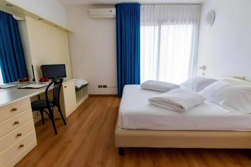 Room, MyLAGO Garda Active Hotel, Milan