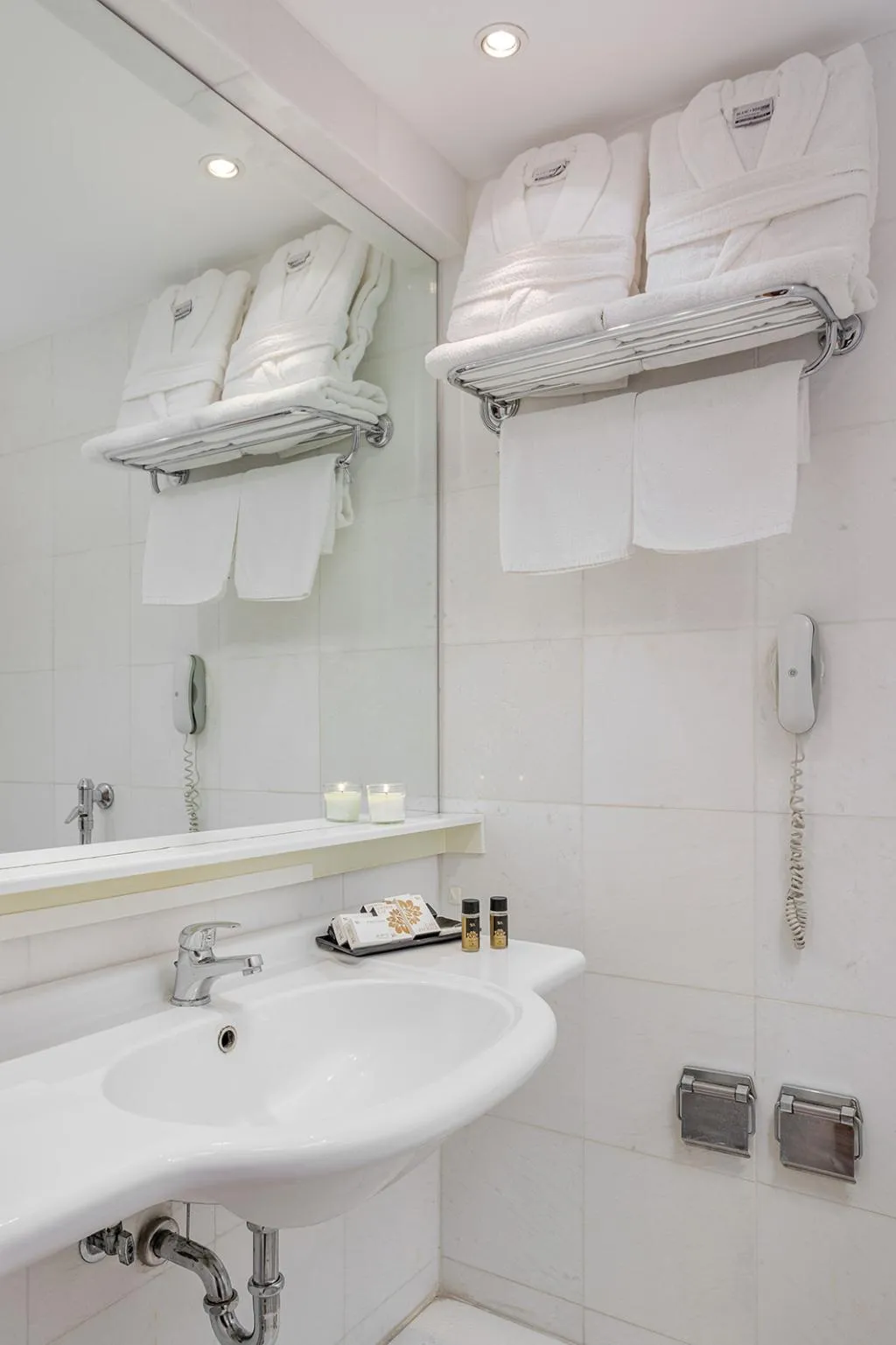 TWIN SUPERIOR Room, Sun Beach Hotel Thessaloniki, Thessaloniki