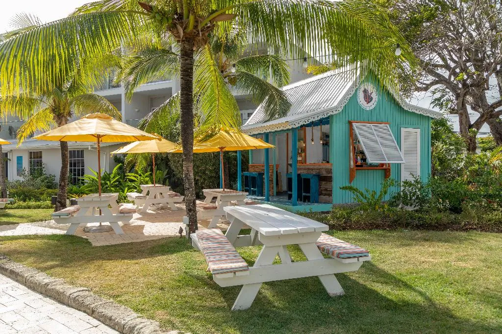 Bar, Sea Breeze Beach House All Inclusive by Ocean Htls, Barbados