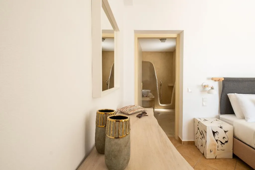 VILLA WITH PRIVATE POOL Room, White Orchid Villa, Santorini