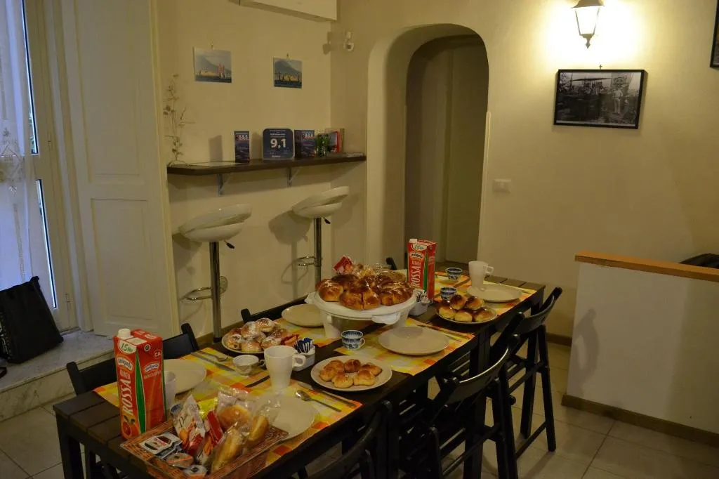 Restaurant, B&B Monaciello, Naples