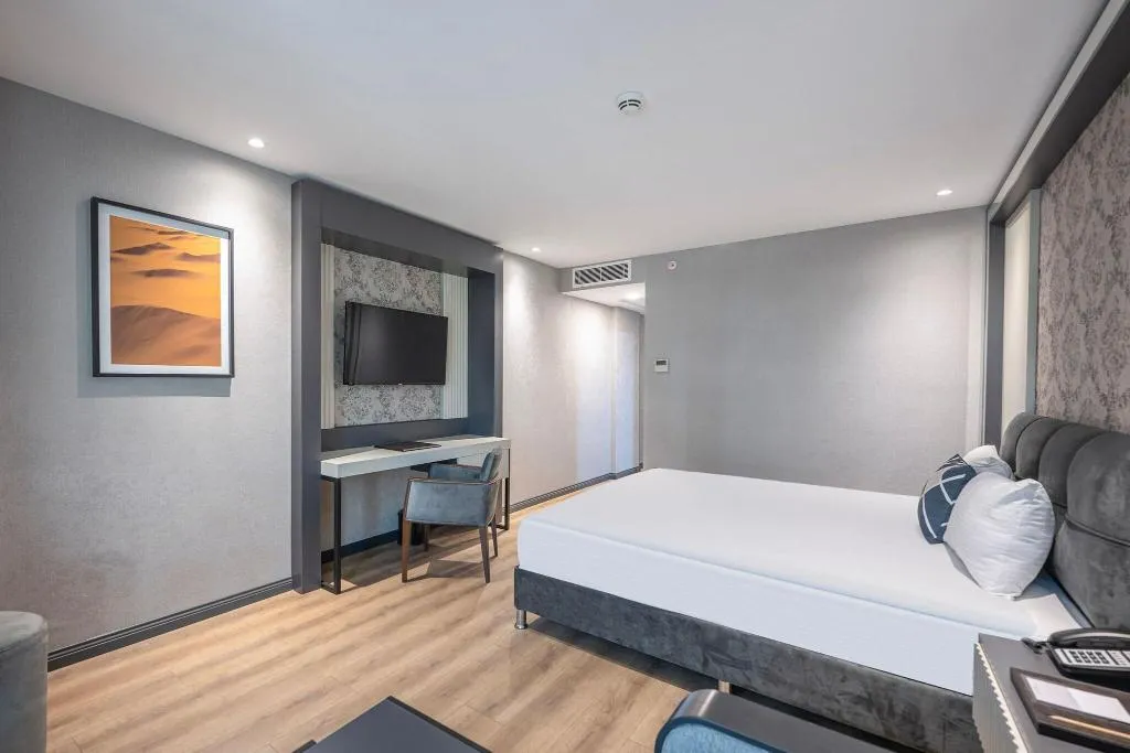 DOUBLE SUPERIOR QUEEN BED Room, Four Points Express By Sheraton Antalya Lara, Antalya