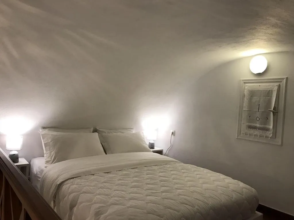 Room, Ampelos Executive Houses, Santorini
