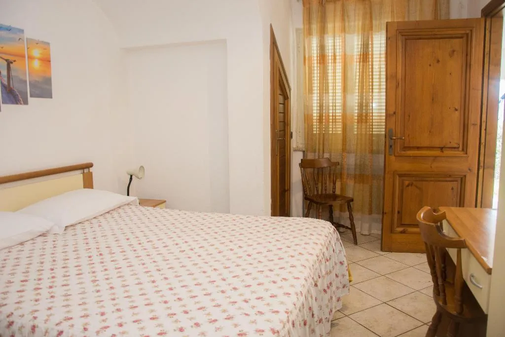 Room, Hotel Villa Mena, Naples