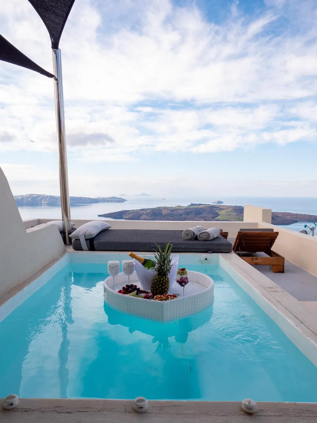 SUITE DELUXE Room, Caldera Cliff Illusion Suites, Santorini