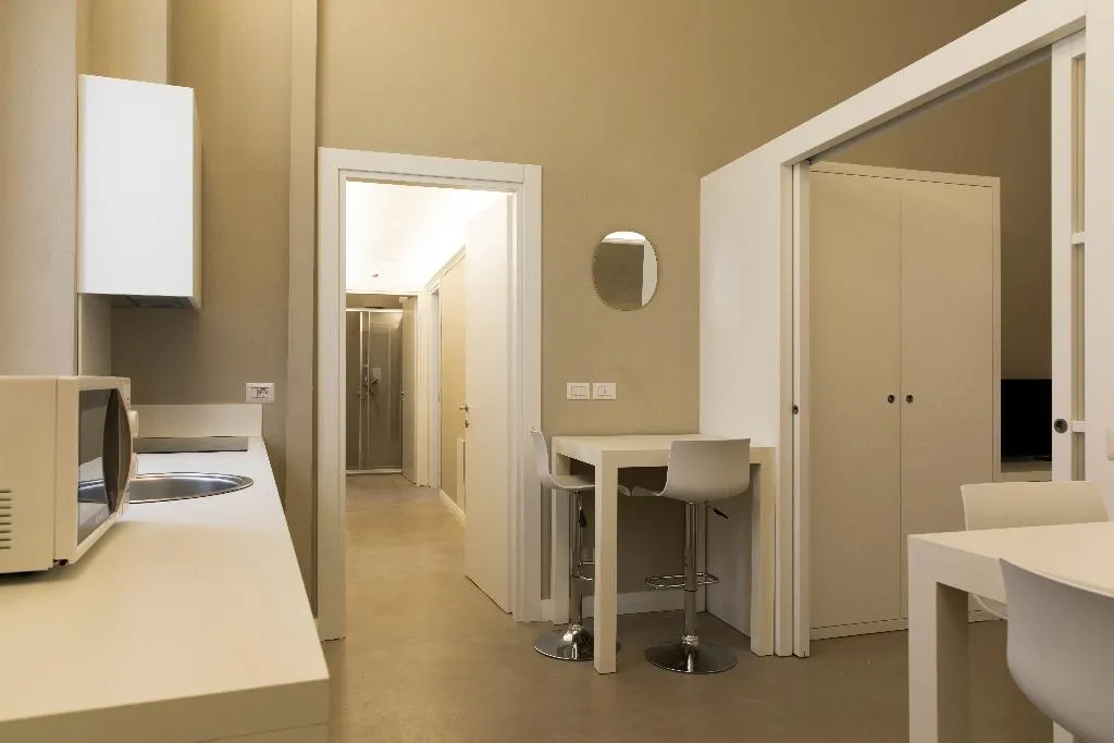 SUITE CAPACITY 6 THREE BEDROOM Room, Palazzo dei Ciompi, Florence