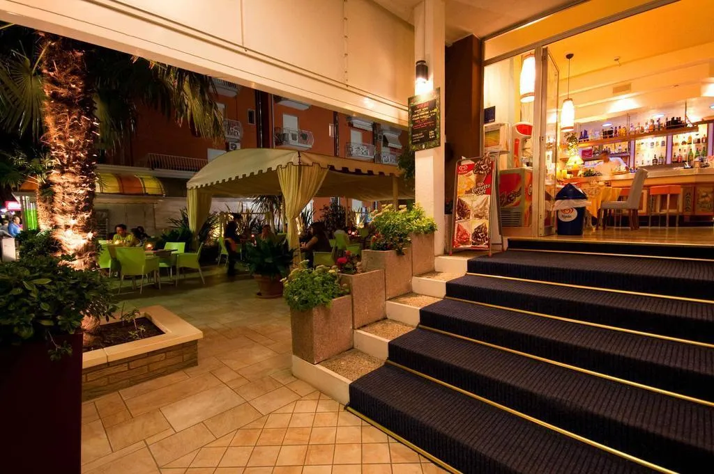 Lobby, Jet, Venice