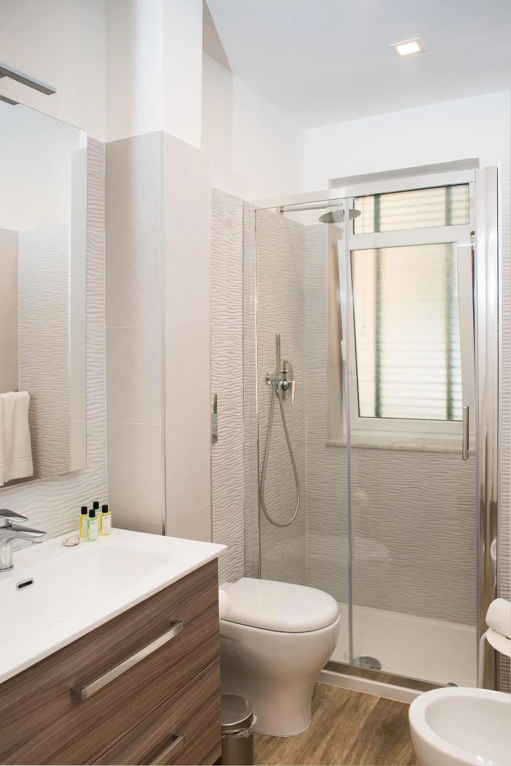 APARTMENT CAPACITY 5 Room, Residenza Flegrea, Naples