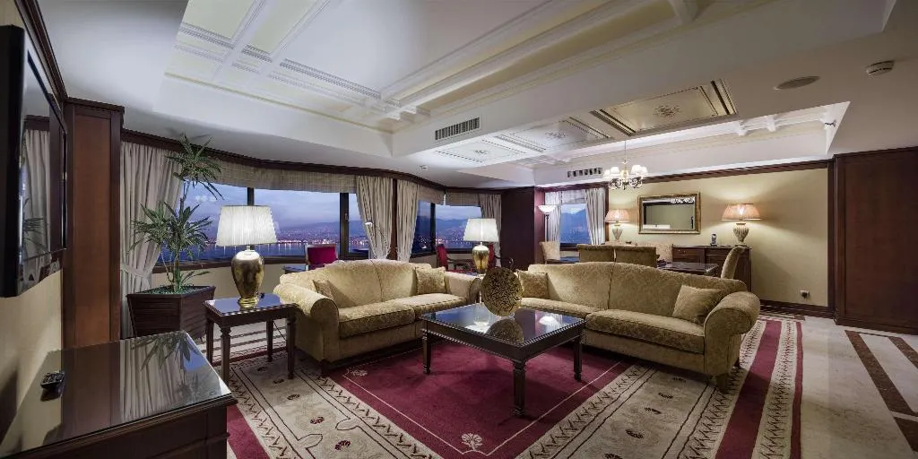 SUITE STANDARD Room, Hilton Izmir, Izmir