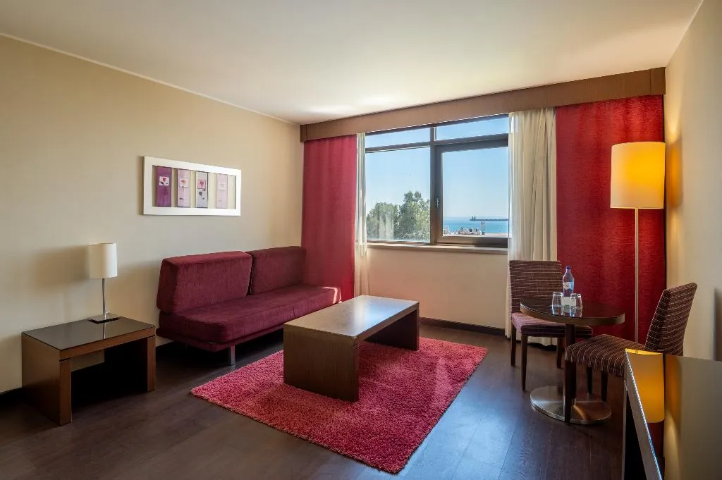 JUNIOR SUITE SEA VIEW Room, Vila Gale Cascais, Lisbon