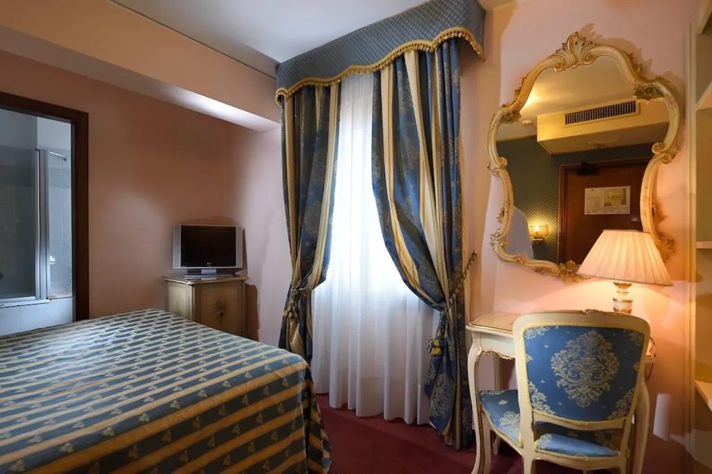 SINGLE CLASSIC Room, Royal San Marco, Venice