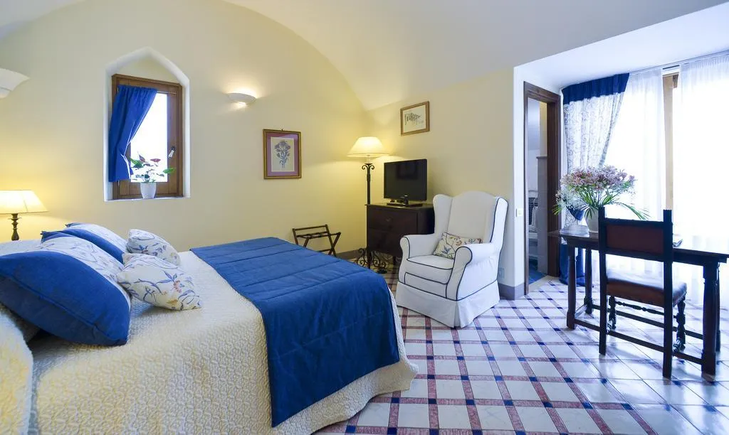 Double or Twin SUPERIOR Room, Villa Cimbrone, Naples