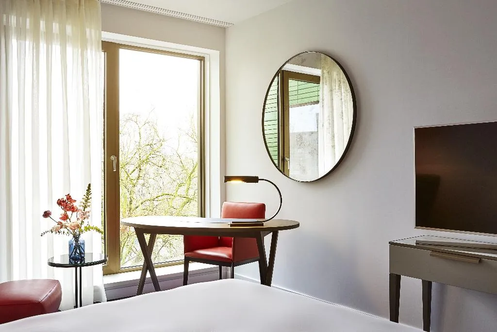 Room CANAL VIEW Room, Hyatt Regency Amsterdam, Amsterdam
