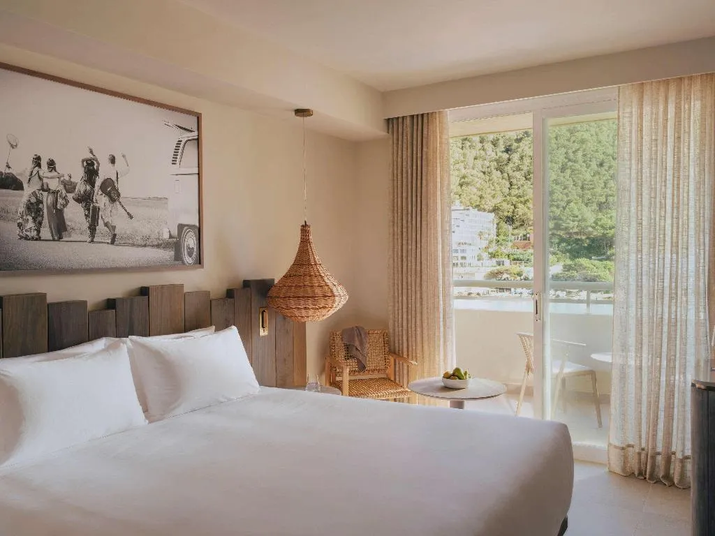 DOUBLE SEA VIEW KING BED Room, HYDE Hotel Ibiza, Ibiza