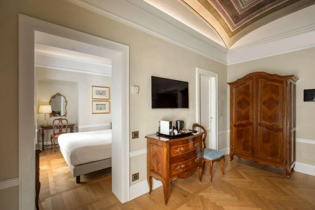 JUNIOR SUITE KING SIZE BED Room, Hotel Canada, BW Premier Collection, Rome