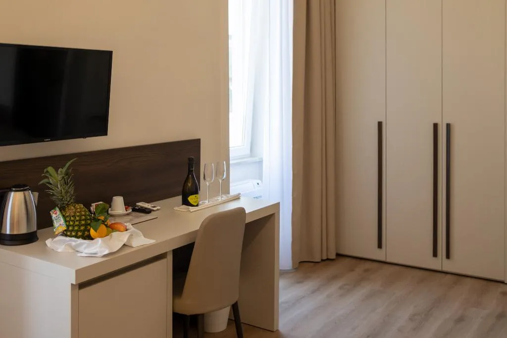 JUNIOR SUITE STANDARD Room, Palazzo Cappuccini Art Relais, Naples
