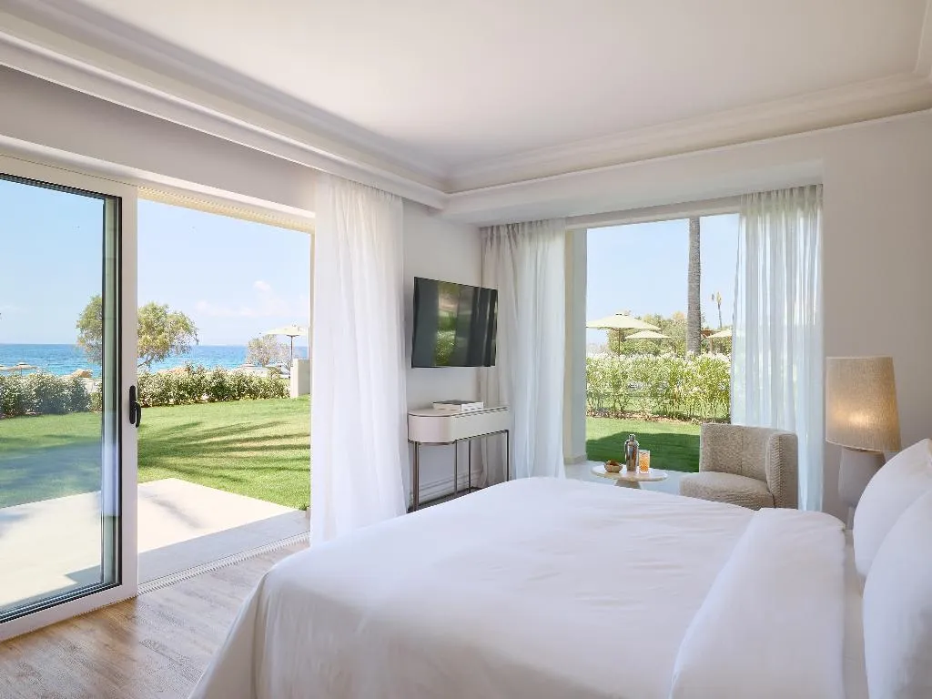 SUITE DELUXE WITH TERRACE Room, Grecotel Filoxenia Kalamata, Kalamata