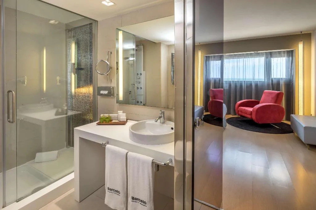 FAMILY ROOM STANDARD Room, Barcelo Malaga, Costa Del Sol