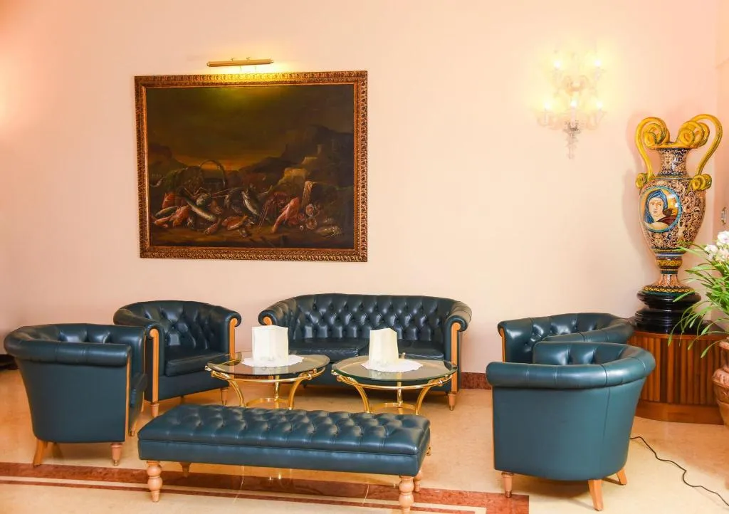 Lobby, Antiche Mura, Naples