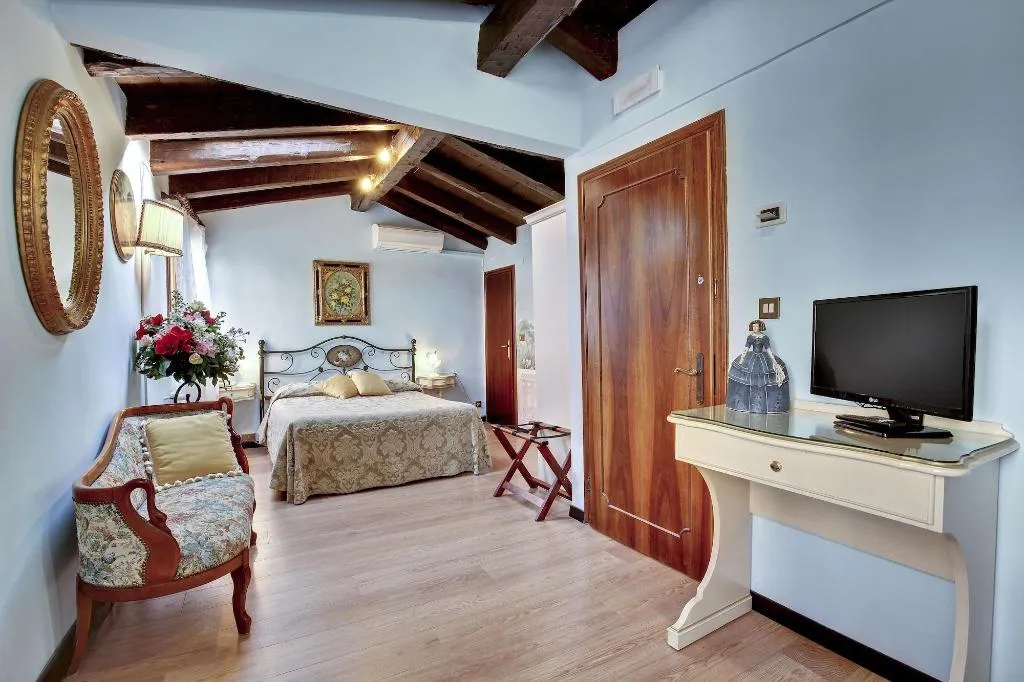 General view, Locanda Antico Fiore, Venice