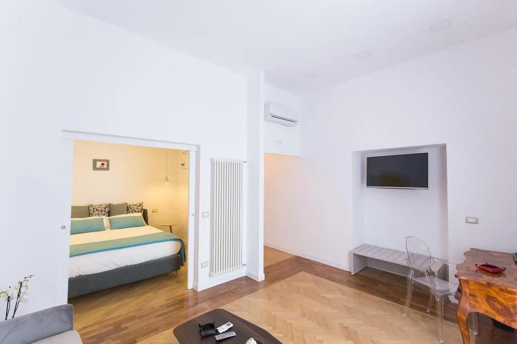 Room, Savoy Riviera, Naples