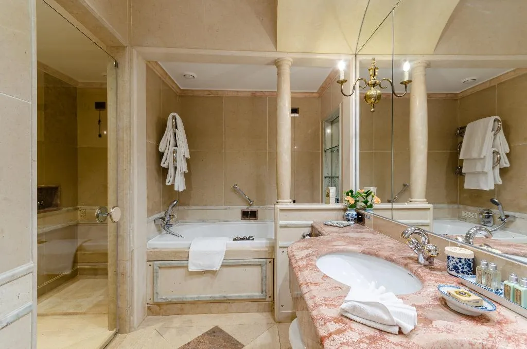 Double or Twin DELUXE Room, Olissippo Lapa Palace, Lisbon