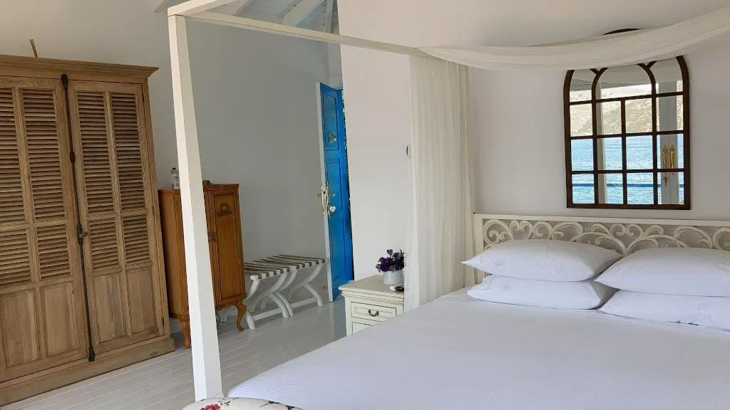 Room, Sabrina's Haus, Dalaman