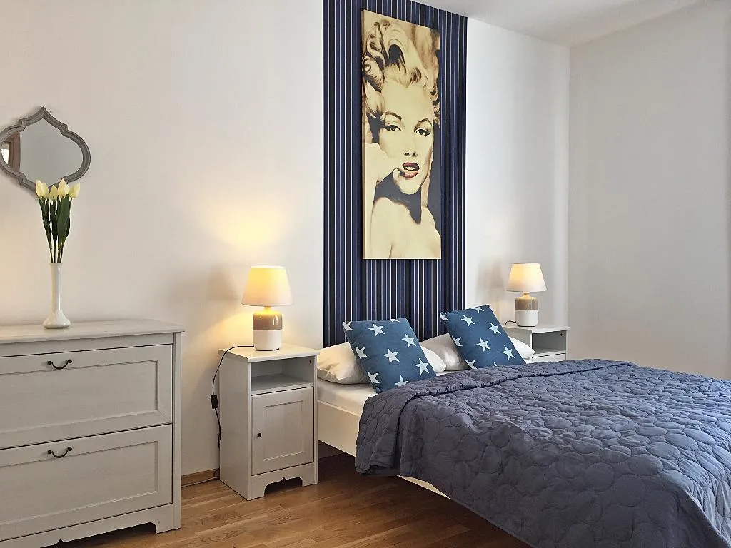 APARTMENT CAPACITY 4 TWO BEDROOMS Room, Old Town Apartments Slawkowska, Krakow