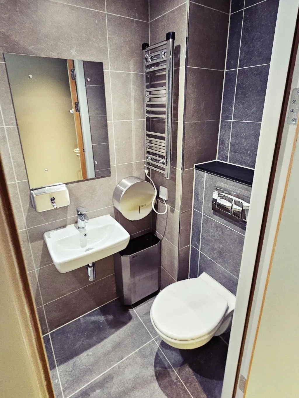 Room, Clink i Lár, Dublin