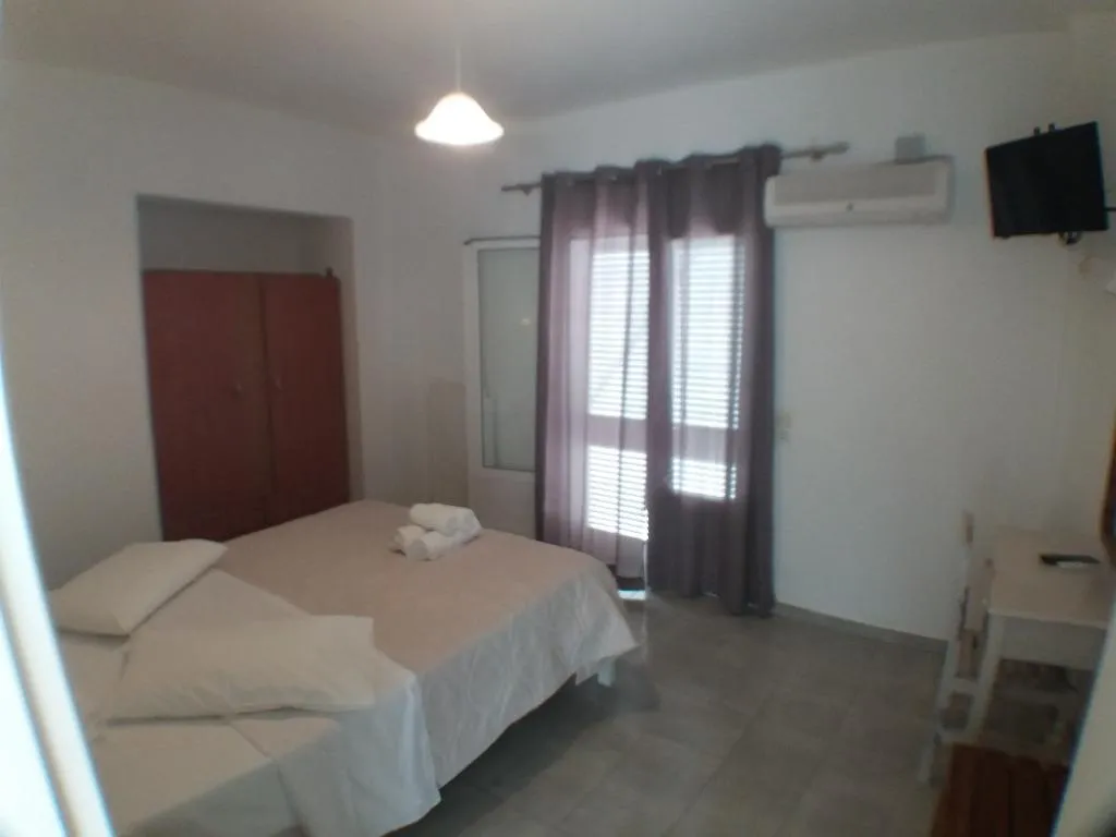 APARTMENT CAPACITY 5 Room, Harbour View, Kalamata