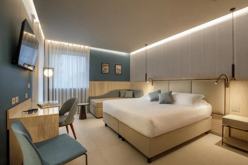Double or Twin SUPERIOR WITH VIEWS Room, Ambasciatori Suite Hotel, Venice