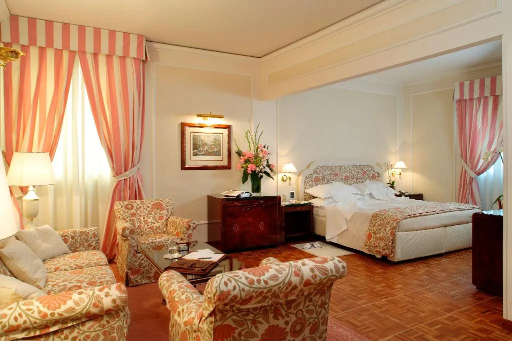 JUNIOR SUITE CAPACITY 3 Room, De la Ville, Florence