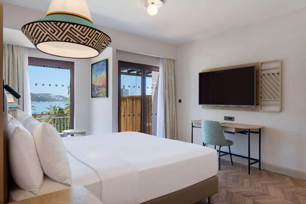 SUITE ONE BEDROOM WITH VIEWS Room, DoubleTree By Hilton Bodrum Isıl Club Resort, Bodrum