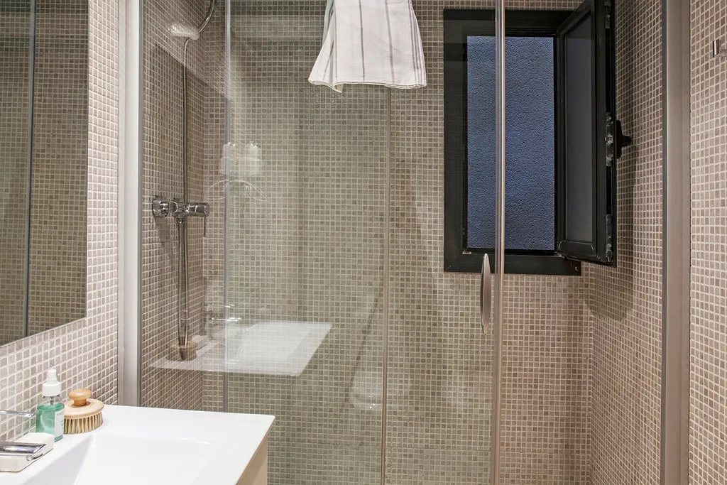 APARTMENT CAPACITY 6 Room, AinB Eixample-Entença Apartments, Barcelona