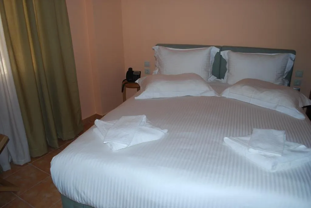 Double or Twin ECONOMY Room, White Lotus, Athens