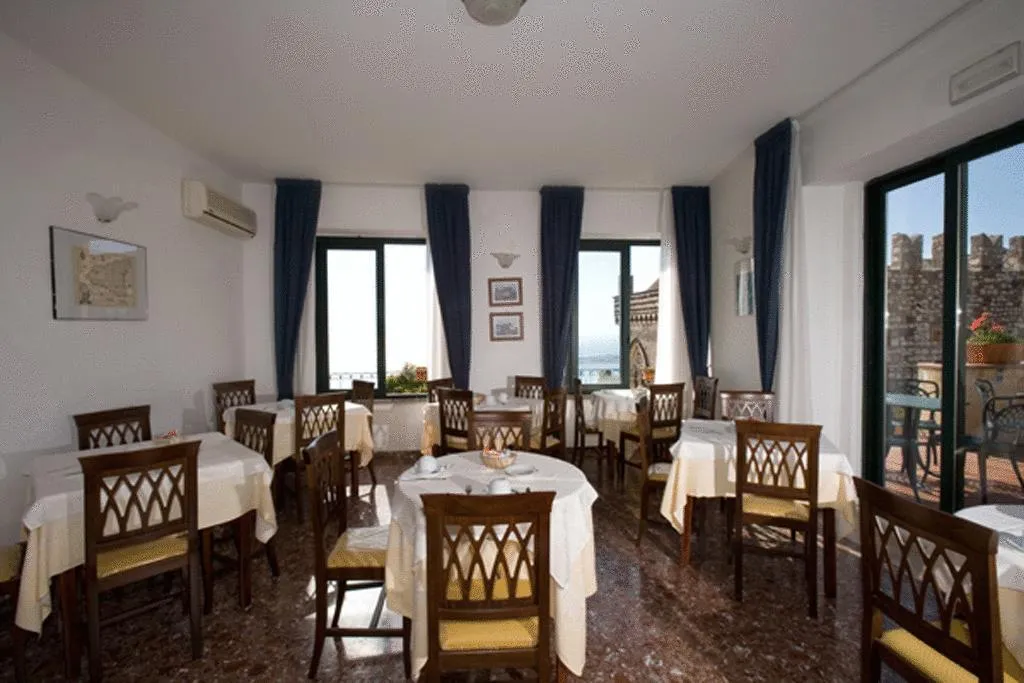 General view, Del Corso, Taormina
